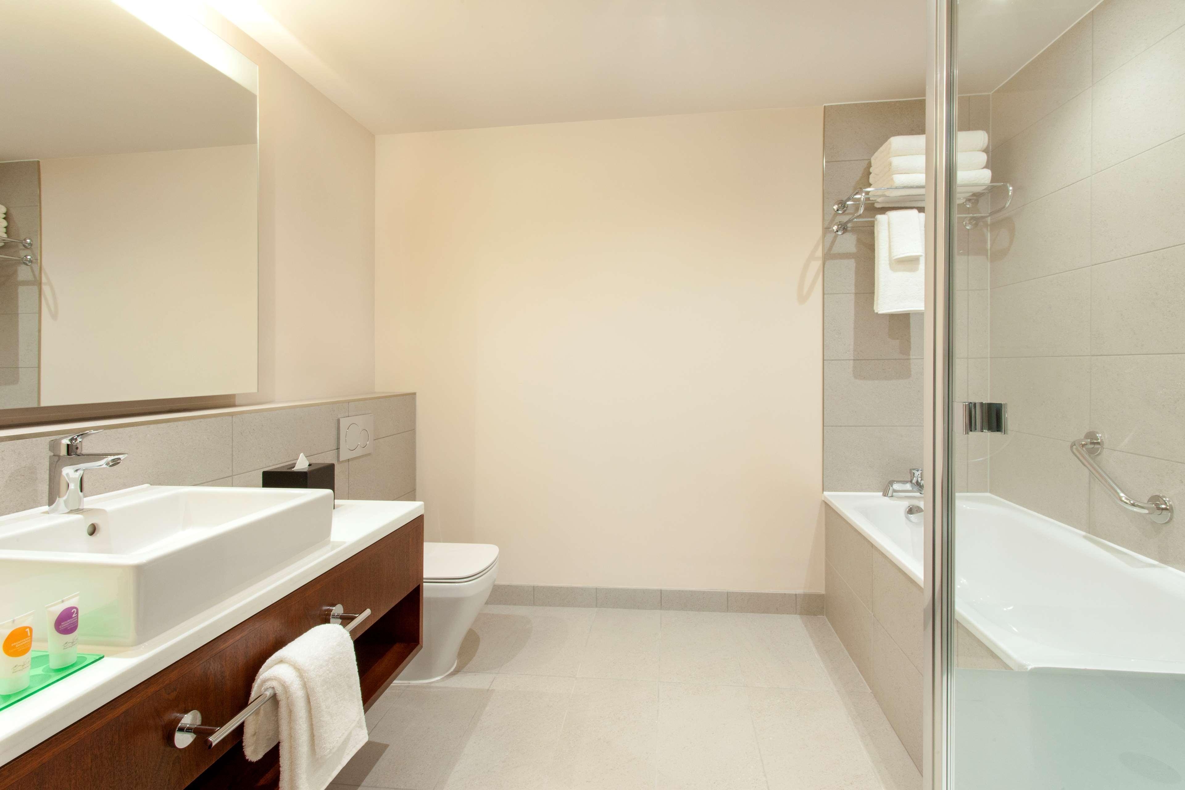 Hyatt Place West London Hayes 希思罗 外观 照片